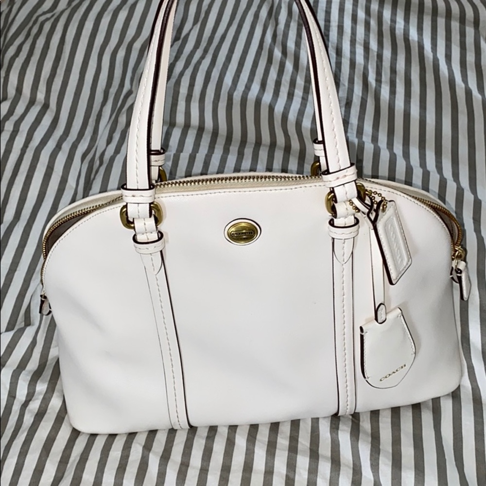 Gorgeous barely used white Coach purse..